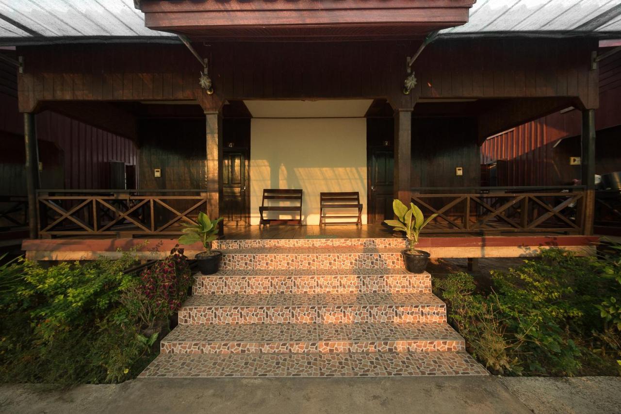 Chanhthida Guesthouse And The River Front Restaurant Ban Khon Exterior photo