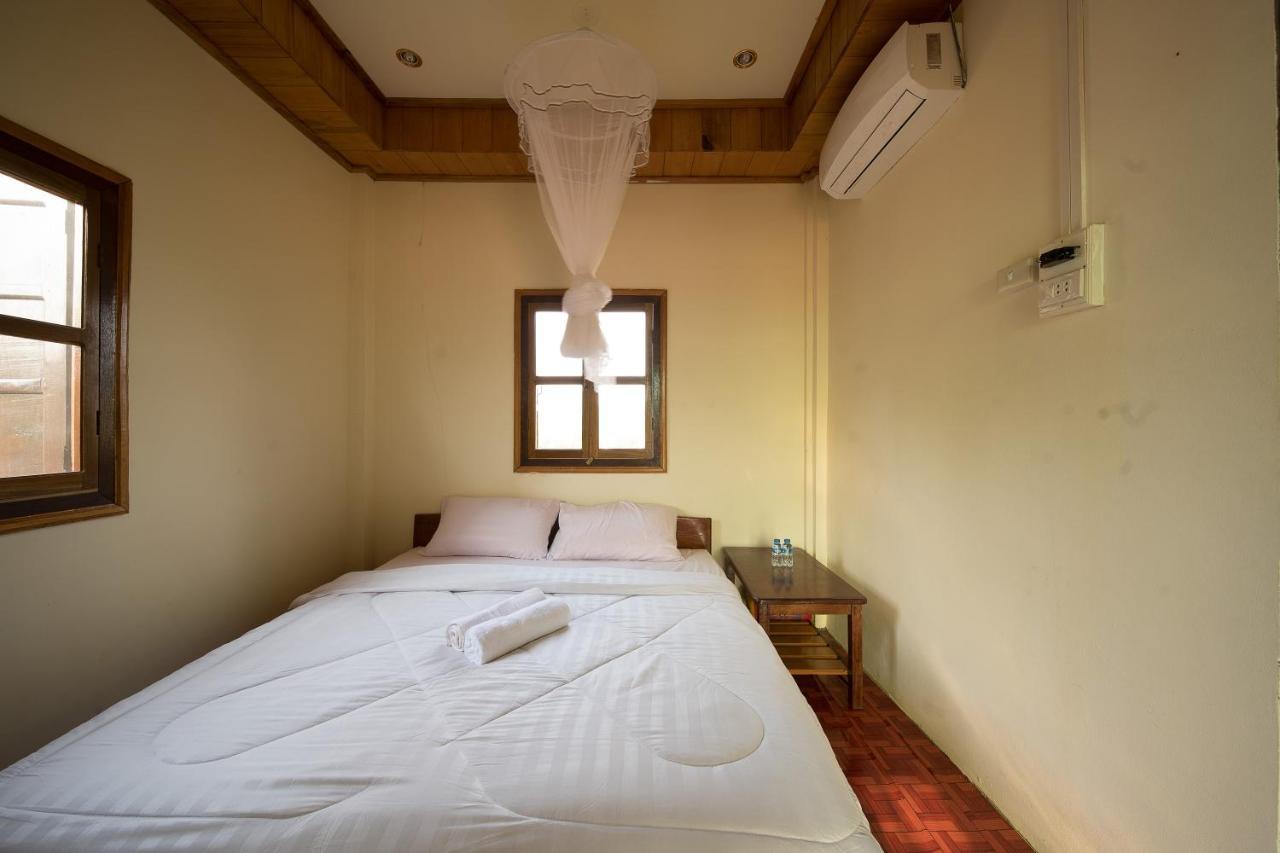 Chanhthida Guesthouse And The River Front Restaurant Ban Khon Exterior photo
